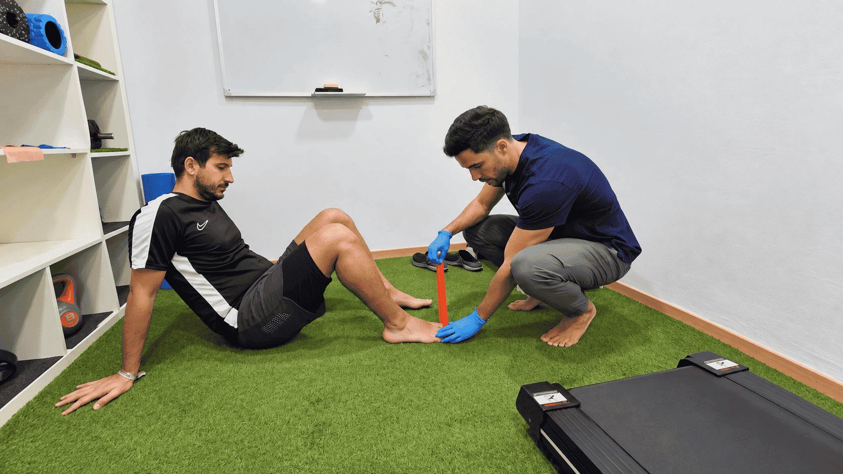 Análisis biomecánico en cinta y pista de marcha deportiva - Podología Parrilla